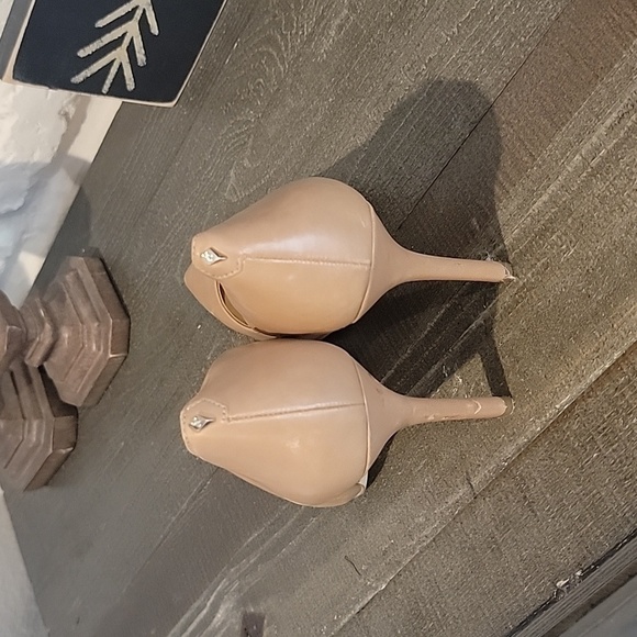 Womens Nude Pumps - Picture 2 of 7